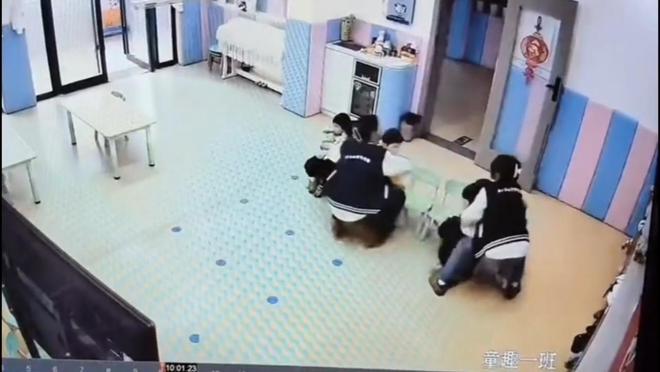 后续来了！网友表示：这嘉奖是不是低了pg电子中国地震中高中生背起同学逃生(图4)