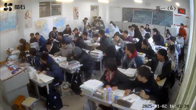 后续来了！网友表示：这嘉奖是不是低了pg电子中国地震中高中生背起同学逃生(图13)