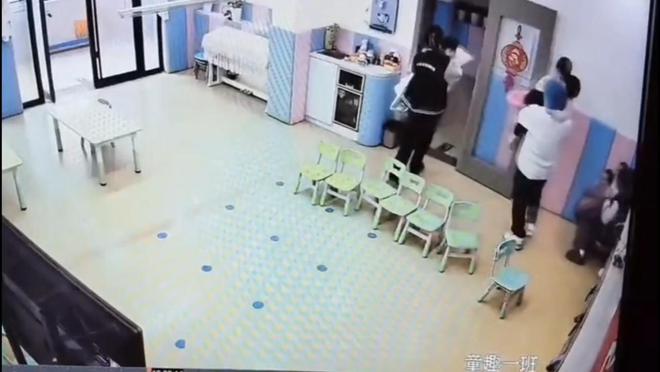 后续来了！网友表示：这嘉奖是不是低了pg电子中国地震中高中生背起同学逃生(图15)