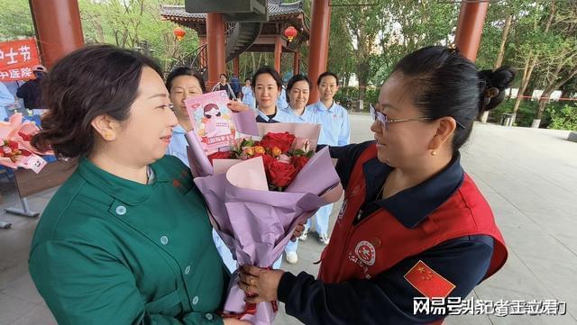 企业致敬白衣天使凝聚社会温情pg电子免费模拟器沈阳爱心(图4)